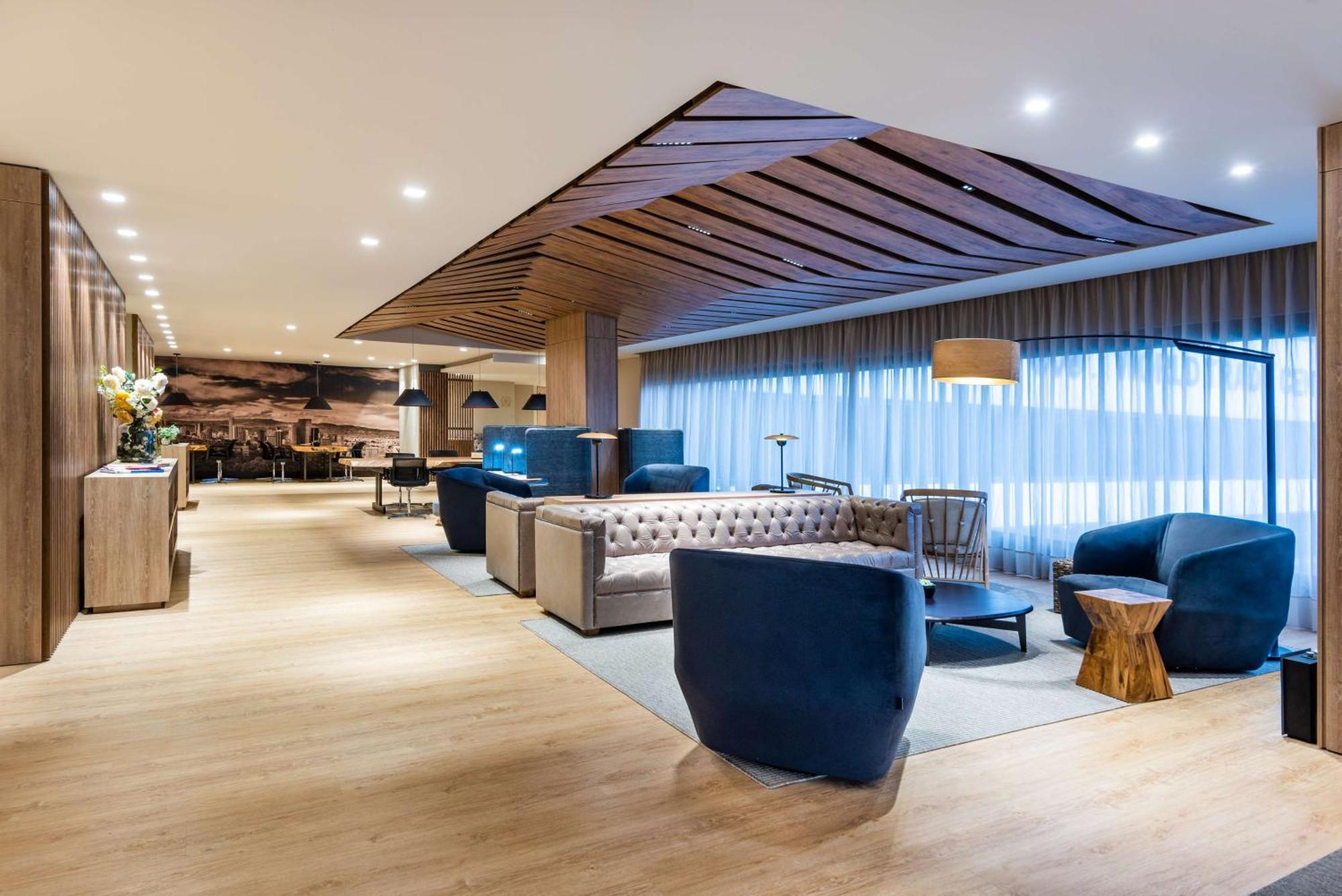 Nh Collection Bogota Wtc Royal Bogotá Exterior foto The lounge at the airport