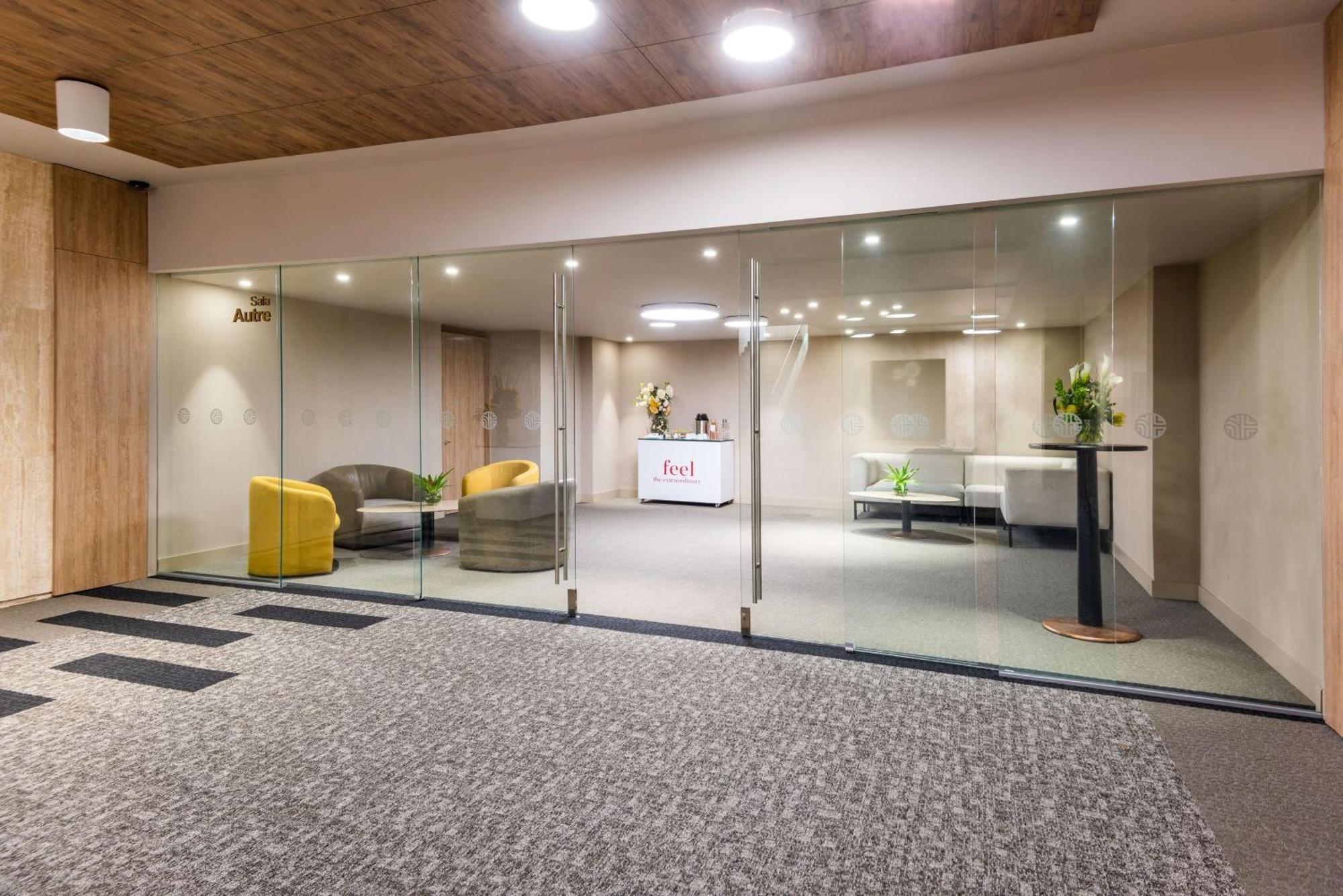 Nh Collection Bogota Wtc Royal Bogotá Exterior foto The lobby of the hotel