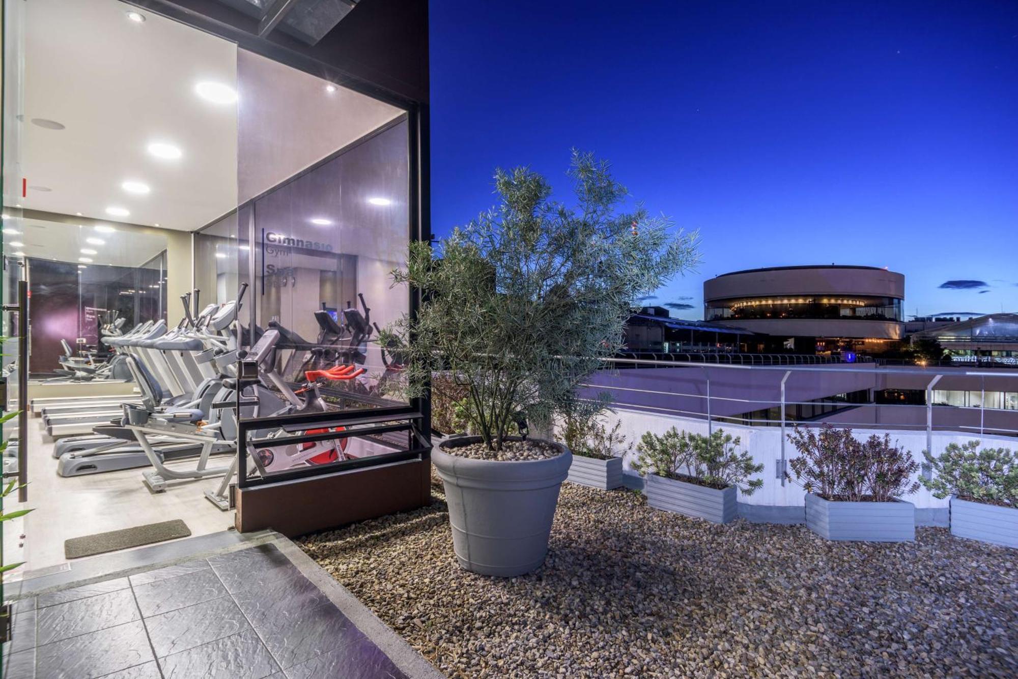 Nh Collection Bogota Wtc Royal Bogotá Exterior foto The gym at the top of the hotel